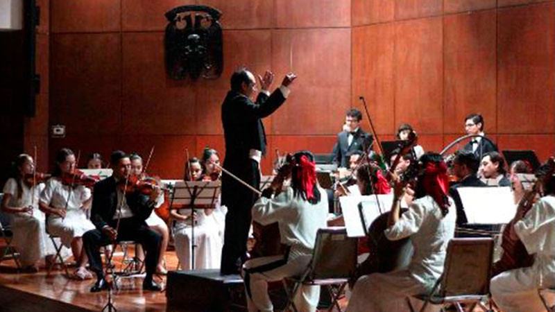 Orquesta de Cámara de la UAG celebra el concierto “Viva México 2024” 