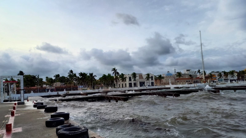 Desaparecen cuatro pescadores en Puerto Progreso, Yucatán, tras impacto de huracán Milton 