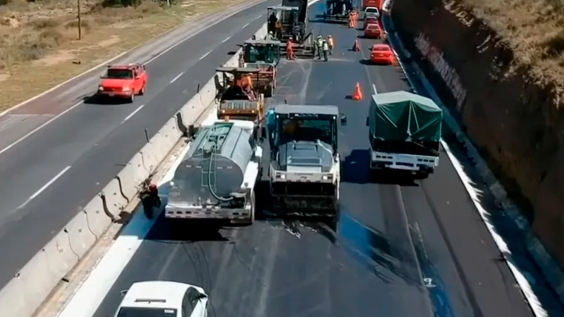 Sheinbaum anuncia programa "Bachetón", para tratar problema de baches en carreteras federales 