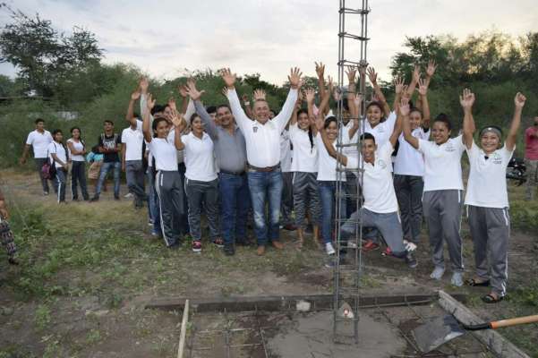 Arranca obra de Tele bachillerato en Cancita, perteneciente al municipio de Parácuaro - Foto 0 