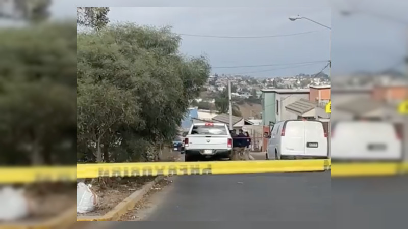 Ultiman frente a su hijo a comandante de la Agencia Estatal de Investigación en Tijuana, Baja California 