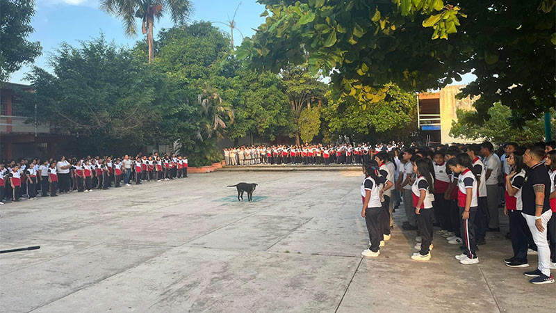 Regresan a clases en Guerrero, tras el paso del huracán John 