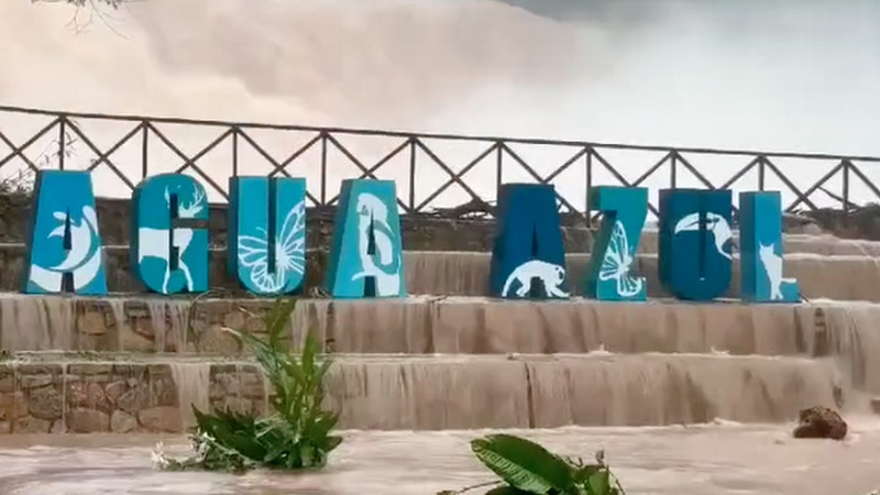 Inundaciones azotan zona turística de Cascadas de Agua Azul en Chiapas 