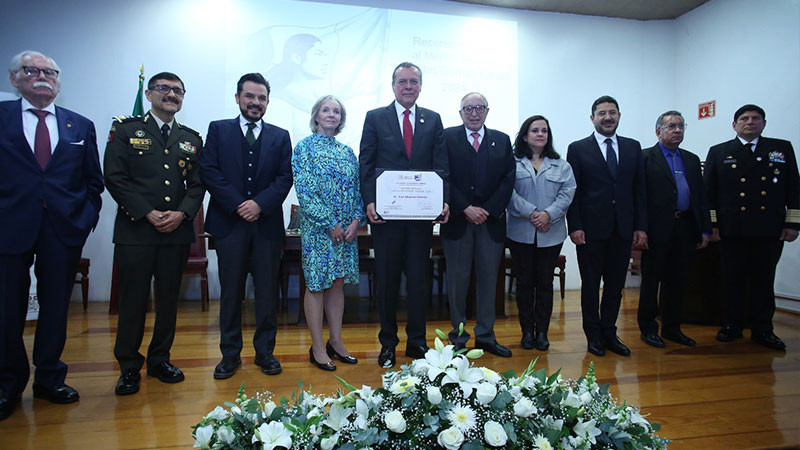 Issste reconoce la importancia de médicas y médicos en la salud pública de México 