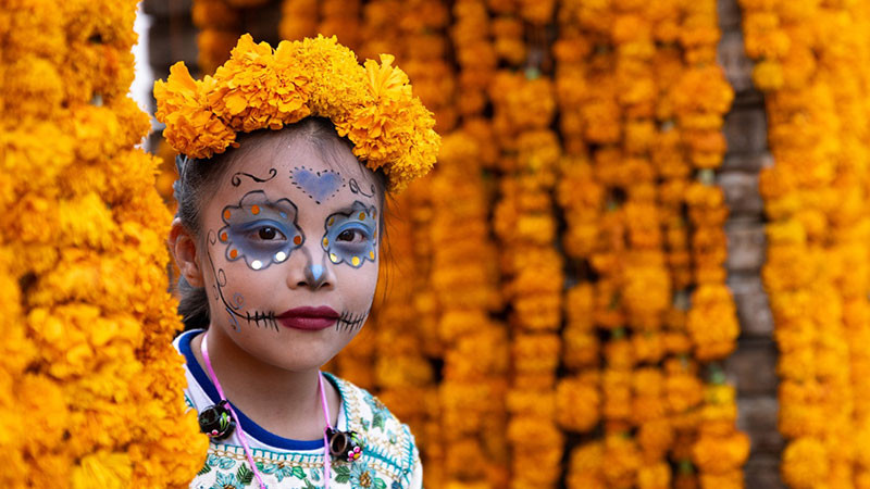 Invita Festival Tragaluz 2024 a participar en el taller de fotografía documental “Día de Muertos” 