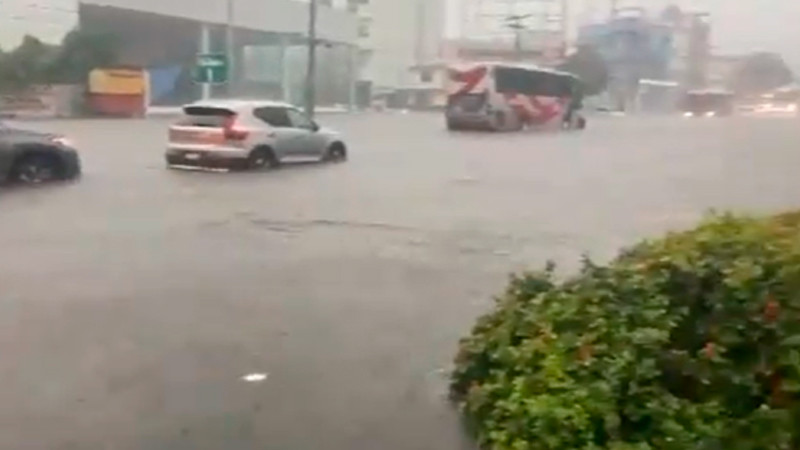 Intensas lluvias afectan a municipios de Veracruz 