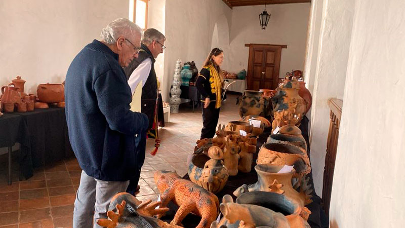 Califican las mejores 113 piezas del Concurso Artesanal de Noche de Muertos, en Pátzcuaro, Michoacán  