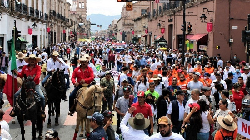 Galleros, taurinos y jaripeyeros advierten a diputados: “esta fue la última marcha pacífica” 