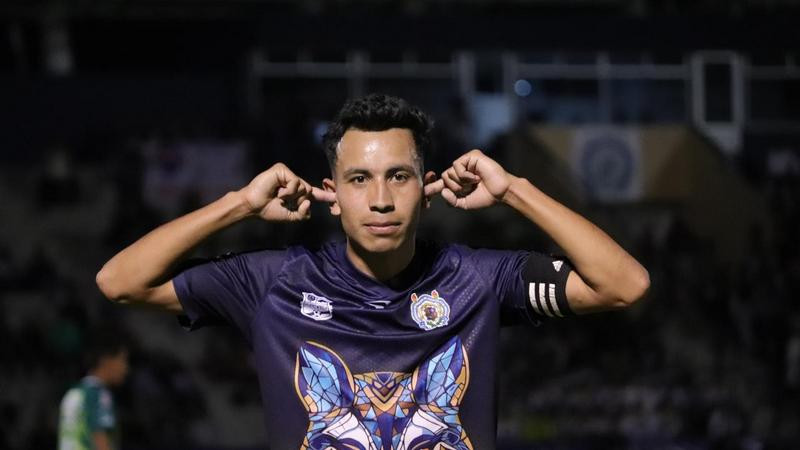 Cristian Ortiz "El Tigre", estudiante de la UMSNH, se sitúa como goleador nacional de la Liga TDP 