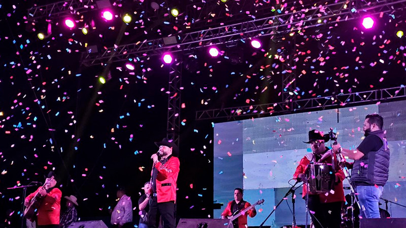 Los Originales de San Juan rompen récord de asistencia durante su presentación en Apatzingán  