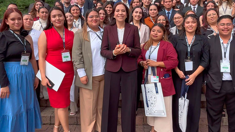 Reconocen a 90 estudiantes michoacanos con Premio Ceneval a la Excelencia 