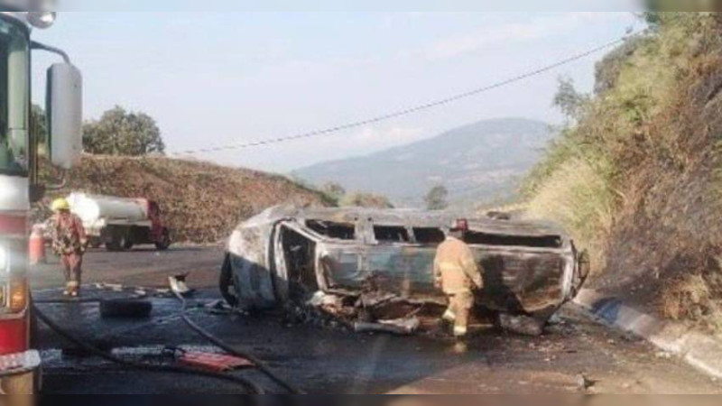 Eran Queretanos, familia que perdió la vida en accidente en la autopista siglo XXI 