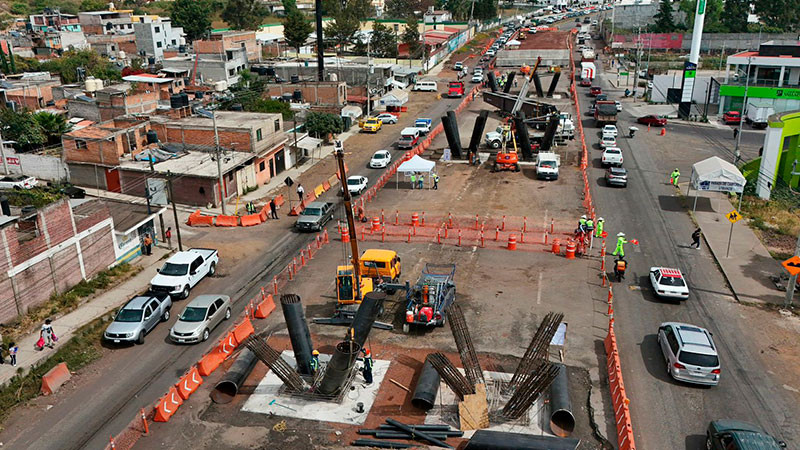 Supervisa Bedolla puente de Villas del Pedregal; destaca beneficio para 125 mil habitantes 