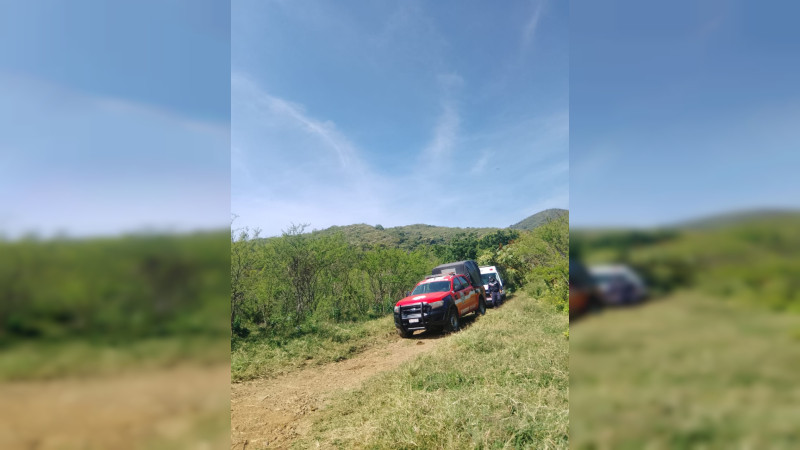  En Zitácuaro, Michoacán, rescatan en el cerro Camémbaro a mujer de la tercera edad