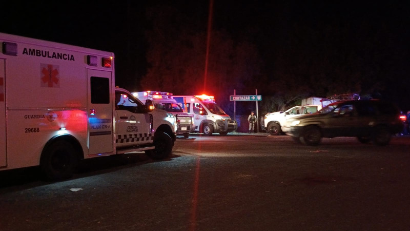 Choca camioneta de la Guardia Nacional en Cortazar, Guanajuato; hay cuatro agentes heridos