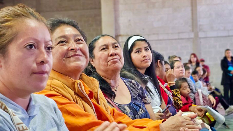 Entrega SEDESOQ Tarjetas CONTIGO a mujeres de Cadereyta, Querétaro 