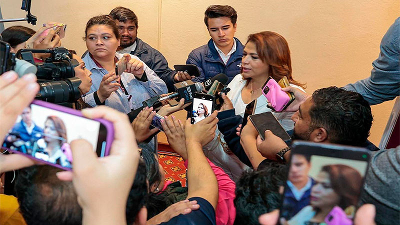 Altamente positivo que comunidad nicolaita sea la que decida el rumbo de la Universidad: Fabiola Alanís 