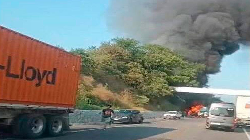 Accidente vehicular en la autopista Siglo XXI, deja cuatro muertos y cuatro heridos 