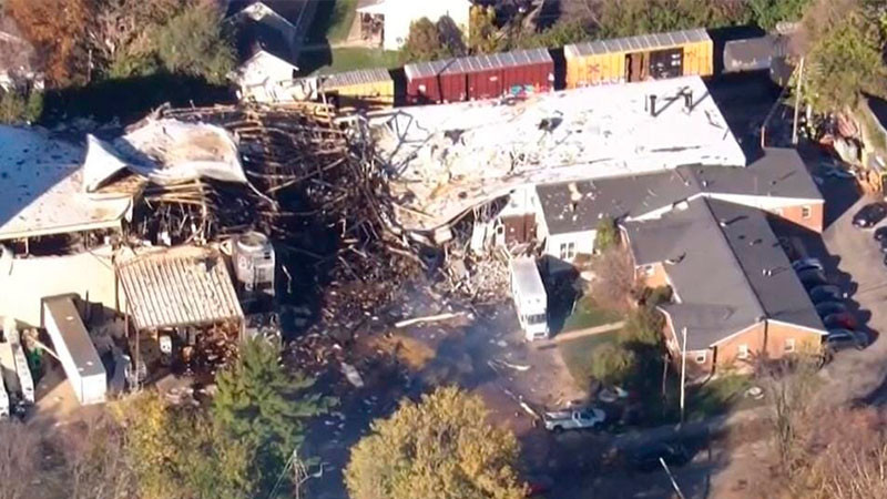 Colapsa edificio en Kentucky, tras fuerte explosión 