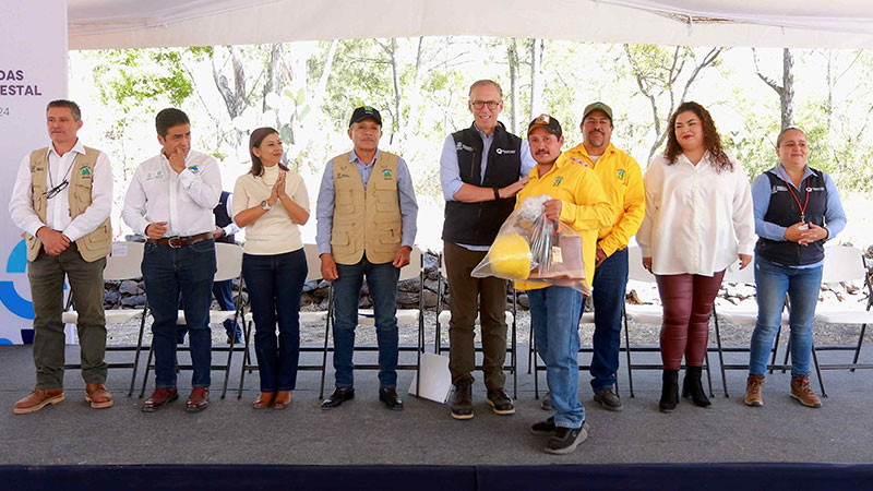 Entregó Marco Del Prete equipamiento a brigadas forestales y contra incendios 