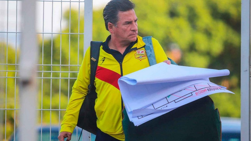 Higuera hizo lo que tenía que hacer, despidió a Mario García del cargo de entrenador 