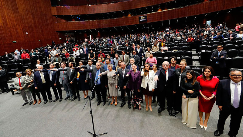 Rinde protesta Antonio Martínez Dagnino como jefe del SAT  