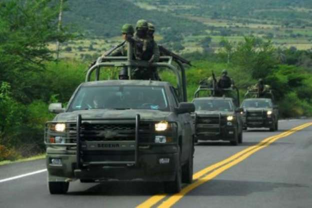 Al menos 30 camionetas clonadas logran burlar retén del Ejército en Tamaulipas 