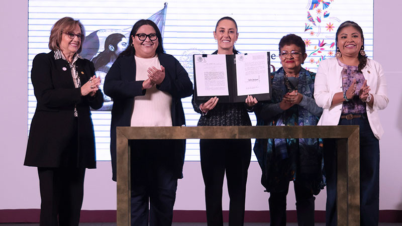 Presidenta Claudia Sheinbaum firma decreto que garantiza la igualdad sustantiva de las mujeres en la constitución 