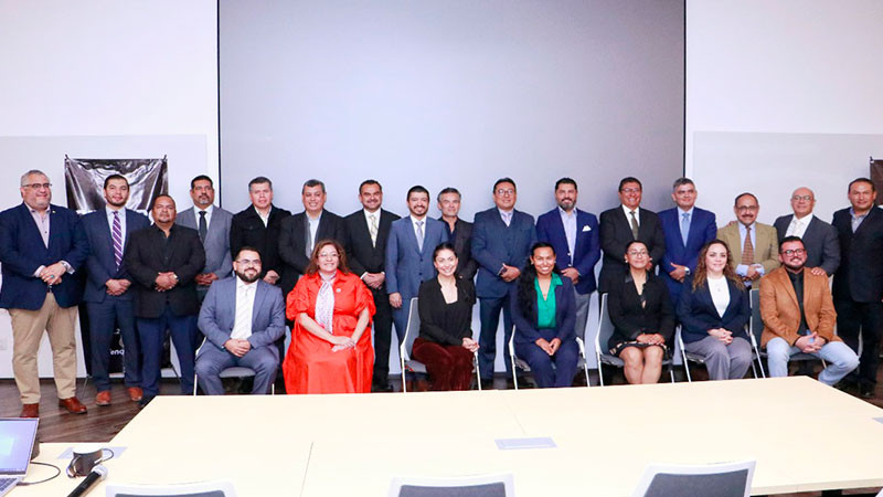 Toma protesta nuevo Colegio de Ingenieros Industriales Electromecánicos, en Energías y Afines De Querétaro 