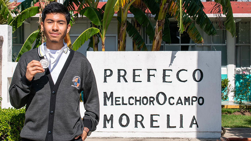 Estudiante de la PREFECO “Melchor Ocampo” da a Michoacán medalla de plata en Olimpiada Nacional de Biología 