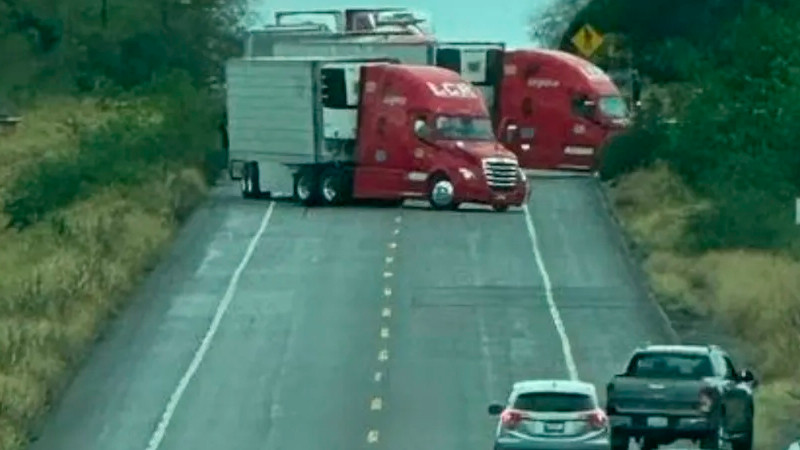 Civiles armados y autoridades se enfrentan en carretera de Tamaulipas; hay varios heridos 