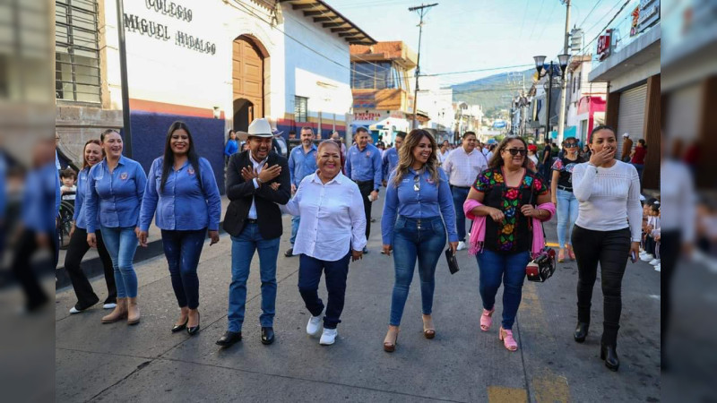 Los Reyes conmemora 114 Aniversario de la Revolución Mexicana con desfile cívico lleno de tradición y entusiasmo