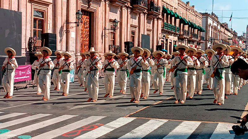 Desfile Cívico Deportivo recorrió las calles de Morelia, Michoacán   