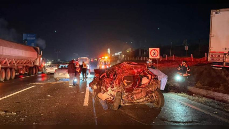 Trágico accidente en la autopista 57 de Querétaro deja a una persona sin vida y tres heridos 