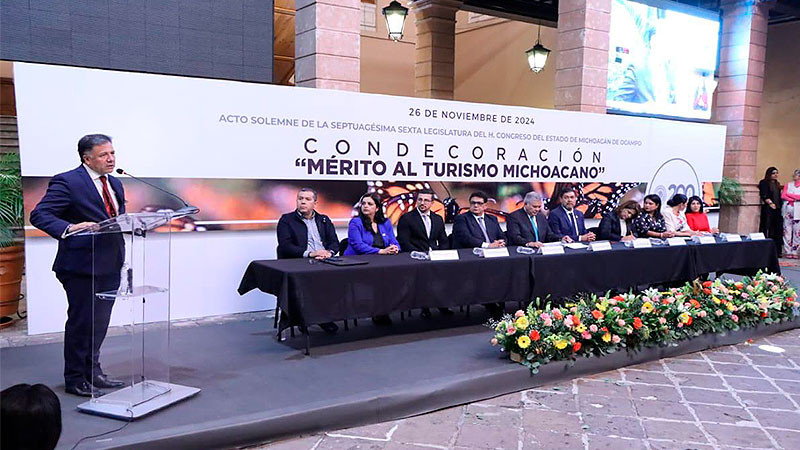 Congreso del local entrega condecoración “Mérito al Turismo Michoacano” 