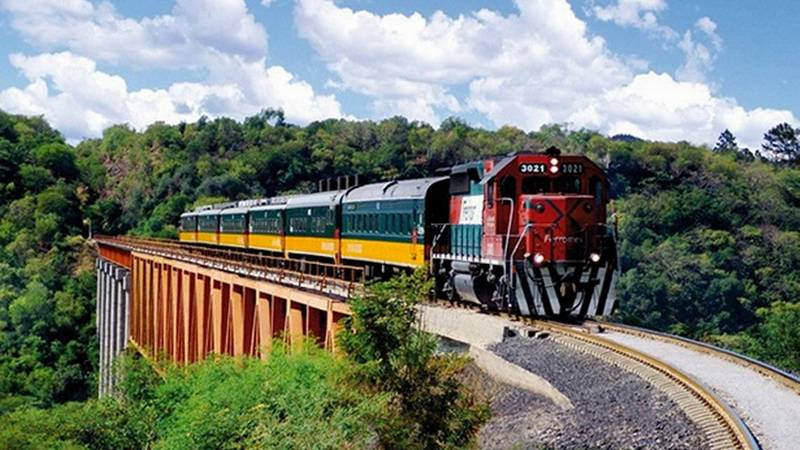 Gobierno de México presenta Plan Ferroviario con construcción de más de 3 mil kilómetros de vías 