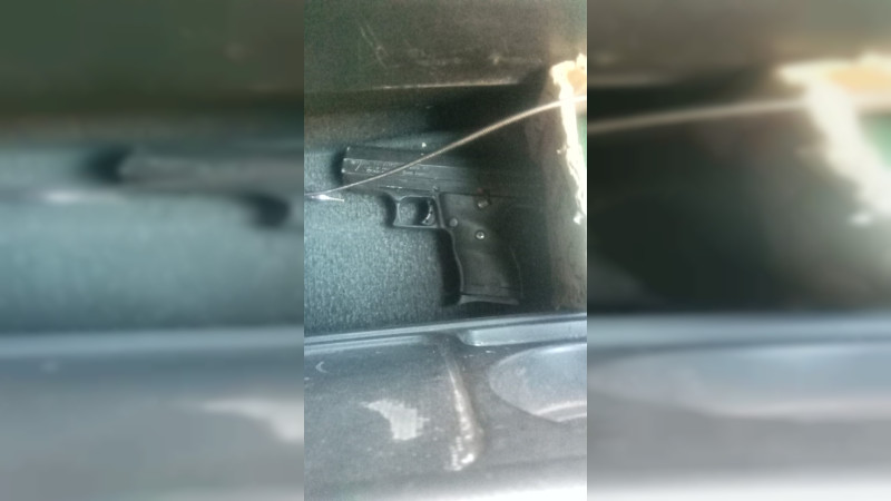 Ladrones se roban camioneta en Morelia, Michoacán, en su huida chocan contra dos autos