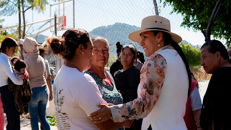 Recorre Mary Carmen Bernal el municipio de Susupuato, Michoacán 