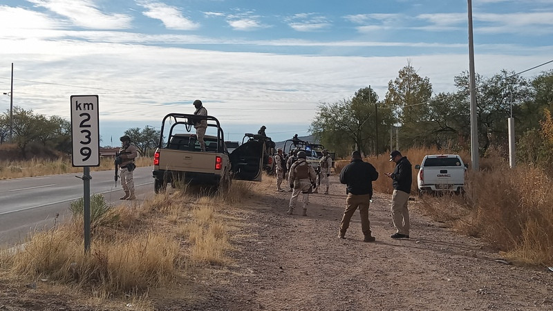 Se enfrentan sujetos armados con militares en Nogales; presunto delincuente muere 