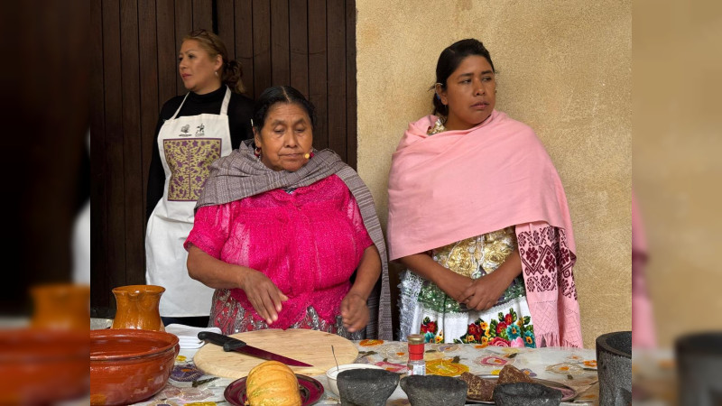 Cocineras tradicionales de Michoacán comparten sus sabores y saberes en Italia  