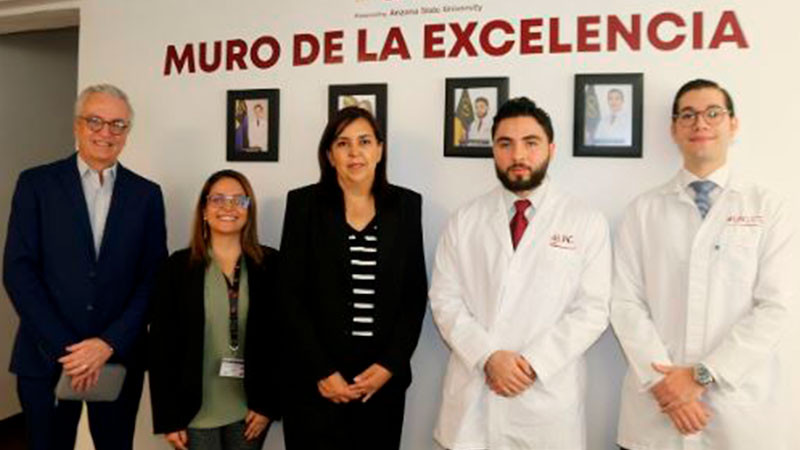 Se suman nuevos estudiantes de la UAG al Muro de la Excelencia de Medicina  