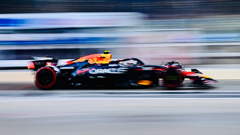 Checo Pérez abandona GP de Abu Dabi en temporada de terror; se la lleva Norris 