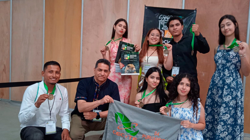 Ganan 4 oros estudiantes del Cecytem en Expo Ciencias Nacional 