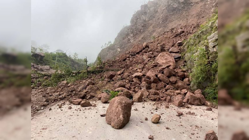 Joven muere sepultado por derrumbe en huerta de aguacate en Acuitzio, Michoacán 