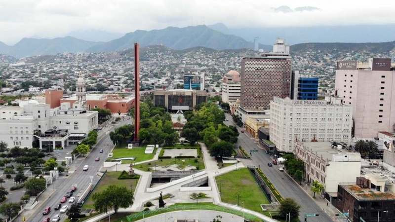 Pierde la vida hombre en situación de calle en Monterrey; habría fallecido por frío 