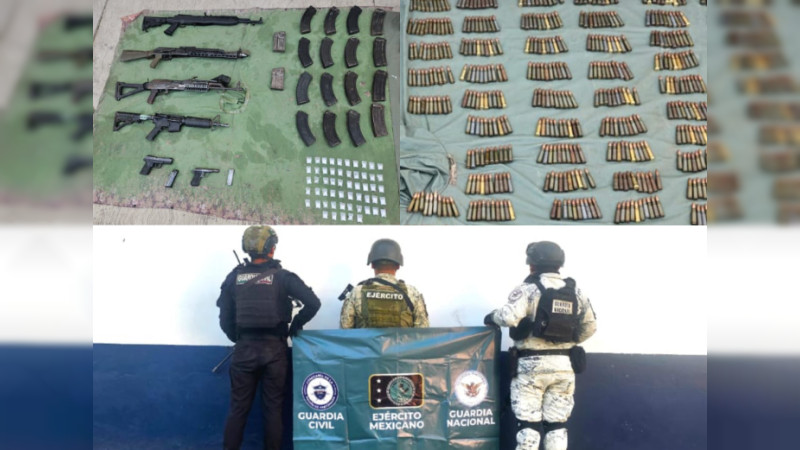 Aseguran arsenal con rifles y más de mil cartuchos en Apatzingán, Michoacán 