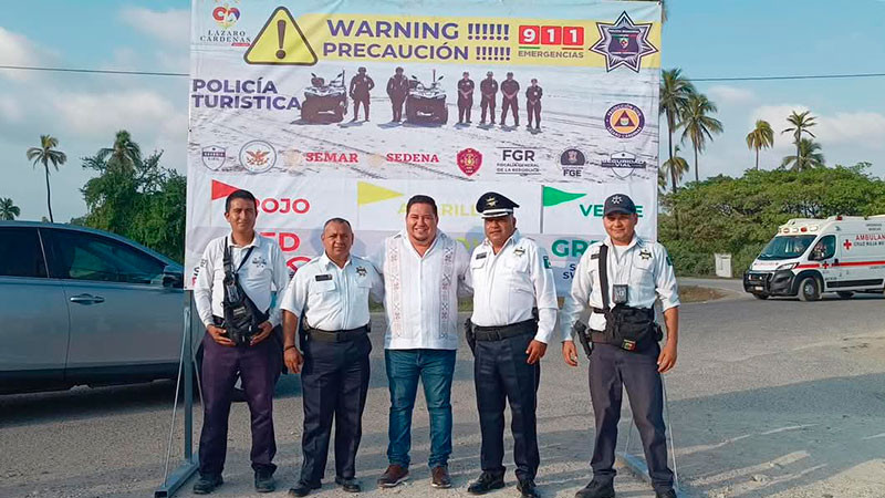 Arranca Policía Turística operativo de seguridad en playas de Lázaro Cárdenas, Michoacán