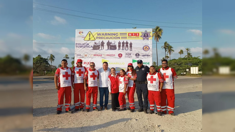 Arranca Policía Turística operativo de seguridad en playas de Lázaro Cárdenas, Michoacán