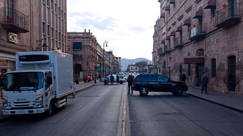 Ante falta de aguinaldo, SUEUM bloquea avenida principal de Morelia, Michoacán  