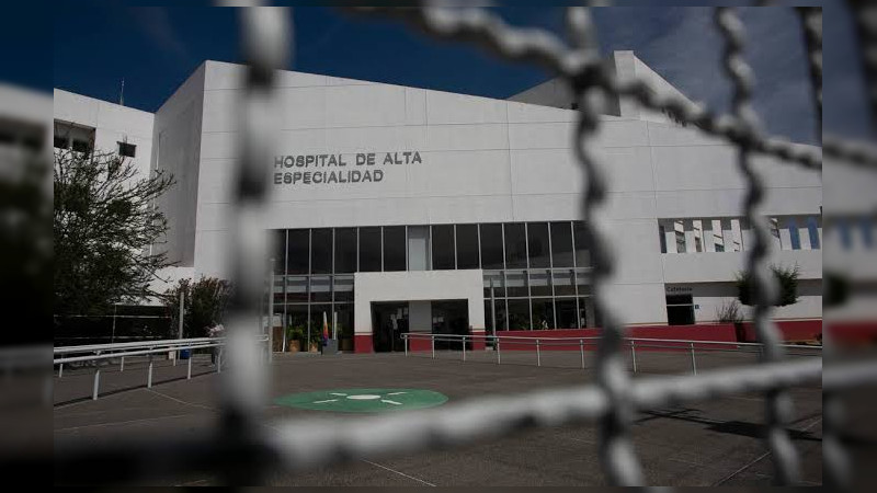 Personal del ISSSTE deja tirado a adolescente baleado en Michoacán 